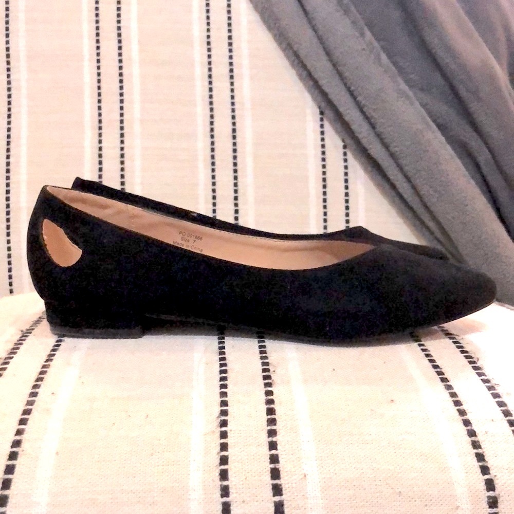 Black Women’s Flats With Tear Drop Cut Outs